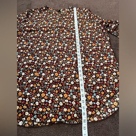 Emery Rose Boho Floral Button Front Top - Picture 9 of 9